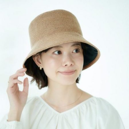 バケットハット　帽子　完全遮光　ハット　モカ　女性モデル